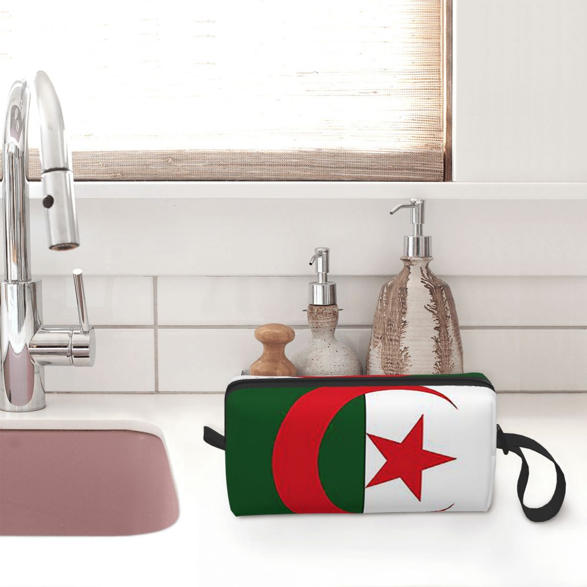 Sac de maquillage avec drapeau - Makeup Beauty Official avis et prix